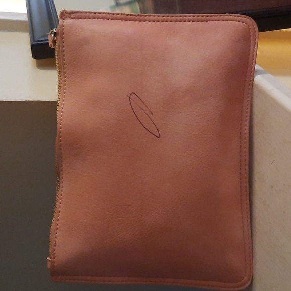 MONOGRAMMED. - Picture 5 of 6